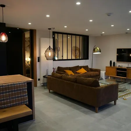 Tatil Evi Le Serrat Des Loups - Luxueux Egat